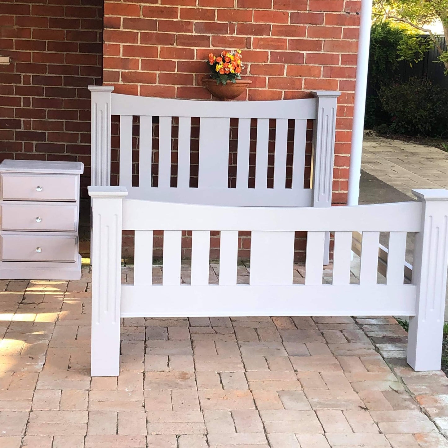 Queen bed and 2 matching bedside tables set