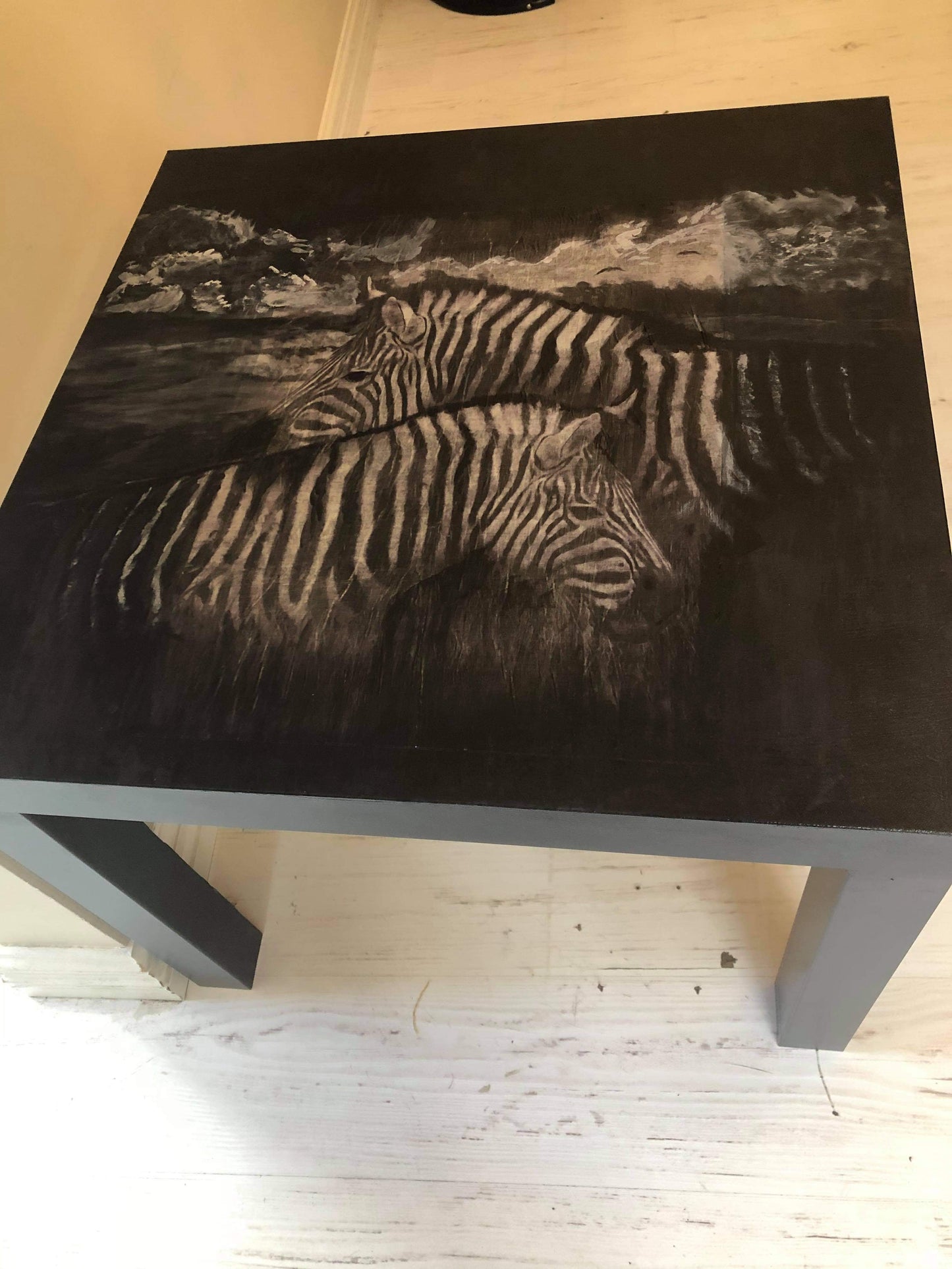 Zebra Table