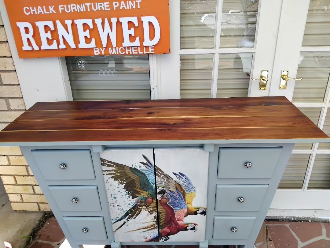 Birds Dresser