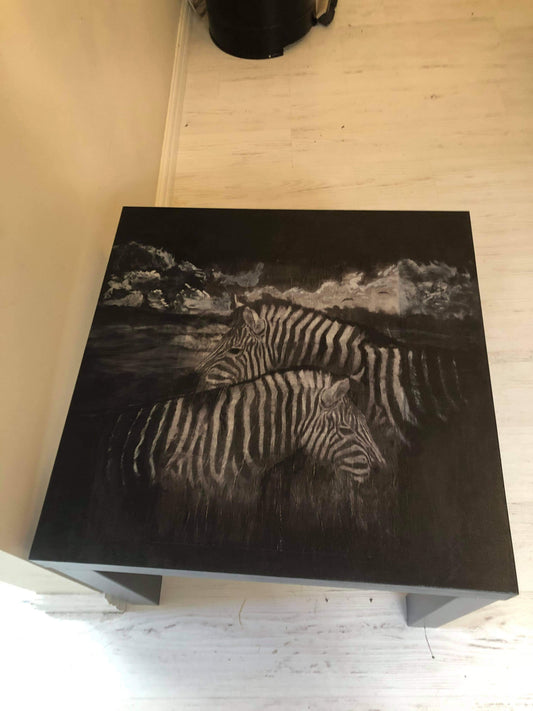 Zebra Table